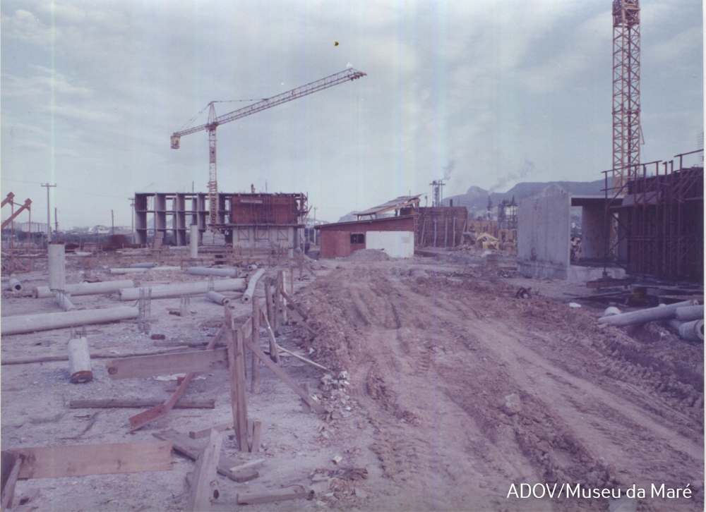 Conjunto Pinheiros em construção (Década de 1980) - Museu da Maré